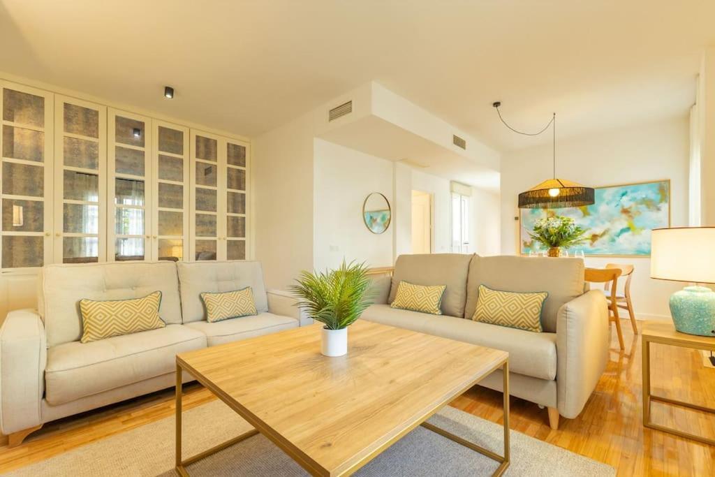 Triana Deluxe By Valcambre Apartment เซบีญา ภายนอก รูปภาพ