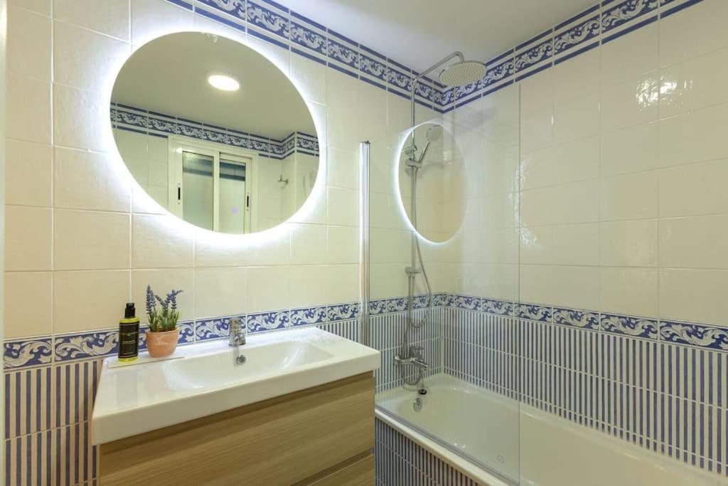 Triana Deluxe By Valcambre Apartment เซบีญา ภายนอก รูปภาพ