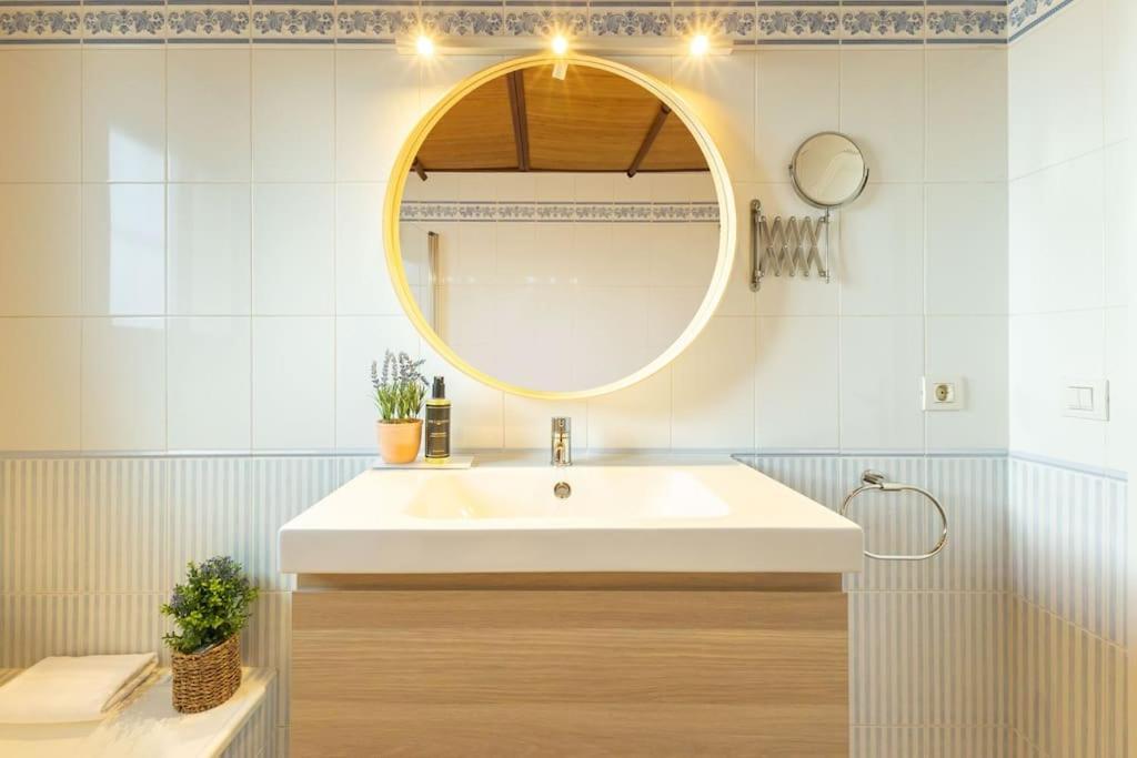 Triana Deluxe By Valcambre Apartment เซบีญา ภายนอก รูปภาพ