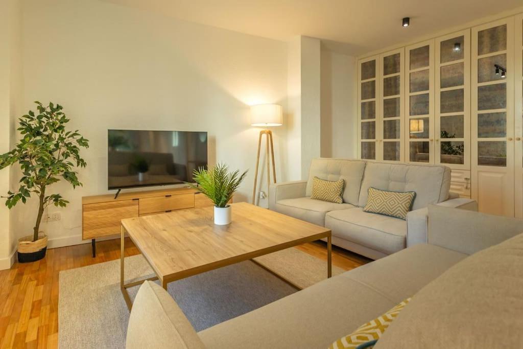 Triana Deluxe By Valcambre Apartment เซบีญา ภายนอก รูปภาพ